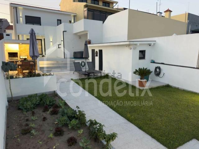 Casa venda em Paus, Guifões