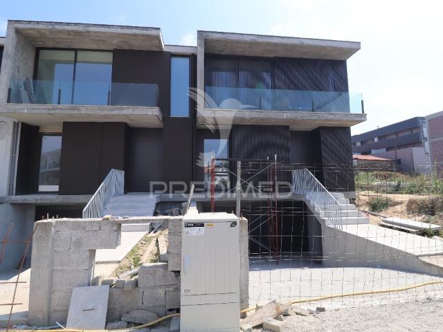 Casa venda em Merelim (São Pedro) e Frossos, Braga