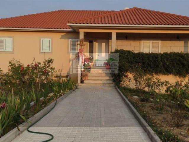 Casa venda em Argeriz, Vila Real