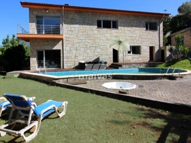 Casa venda em Chouselas, Amares