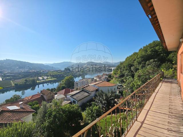Casa venda em Eja, Penafiel