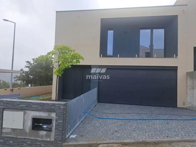Casa venda em Tinocos, Póvoa De Lanhoso