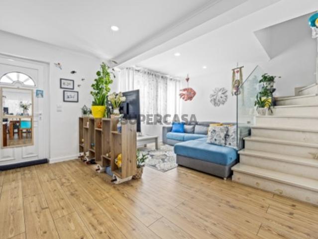Casa venda em Chegadinho, Almada