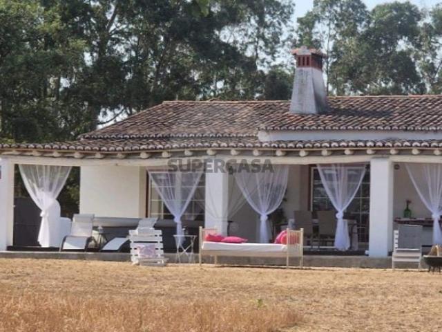 Casa venda em São Vicente do Paul e Vale de Figueira, Santarém