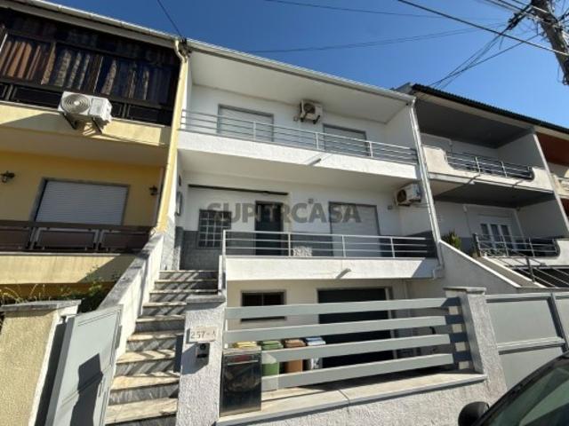 Casa venda em Vale de Milhaços, Seixal