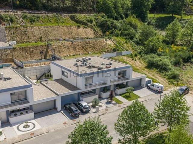 Casa venda em Escudeiros e Penso (Santo Estêvão e São Vicente), Braga