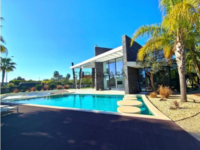 Casa venda em Estômbar, Faro