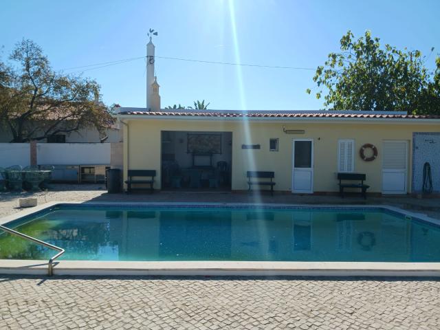Casa alugar em Quelfes, Olhão