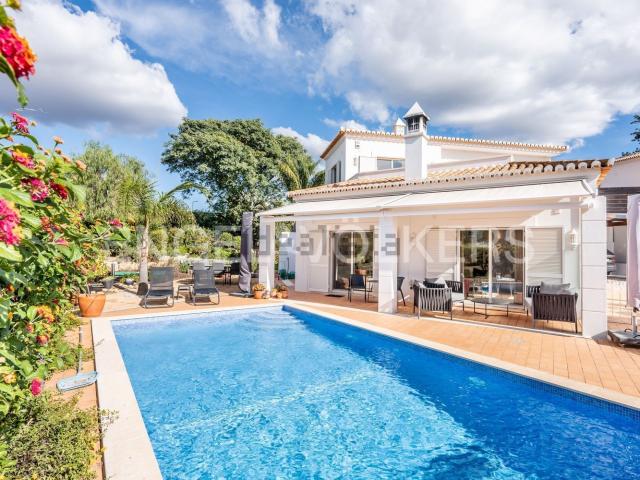 Casa venda em Estômbar, Faro
