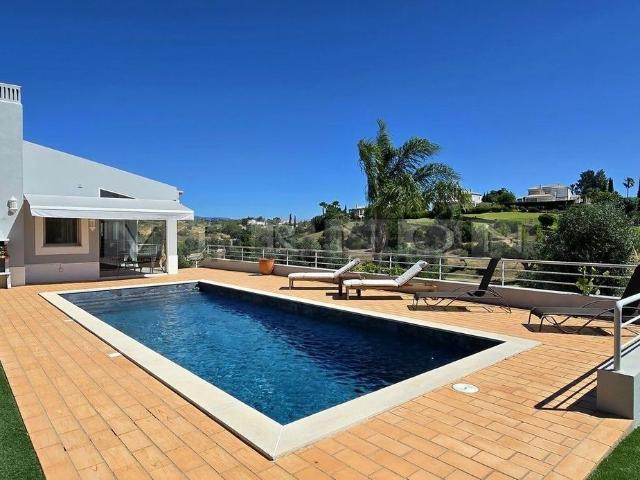 Casa venda em Estômbar, Faro