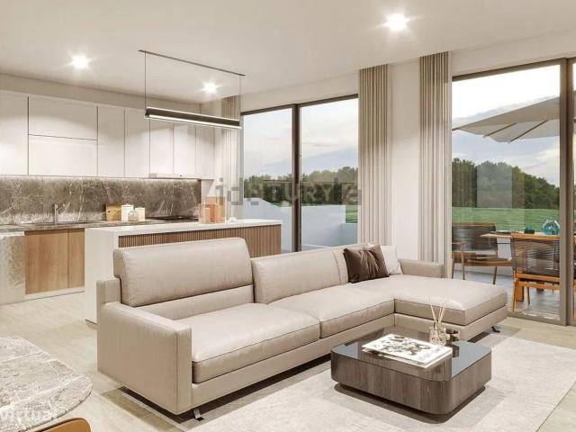 Casa venda em Estômbar, Faro