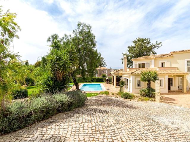 Casa venda em Estômbar, Faro