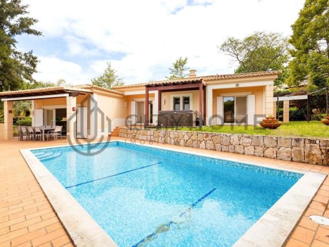 Casa venda em Estômbar, Faro