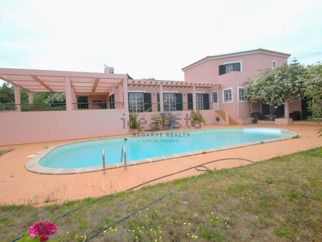 Casa venda em Estômbar, Faro