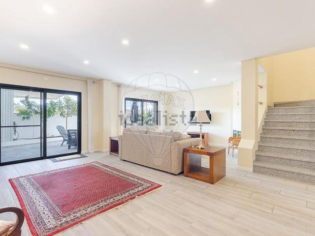 Casa venda em Estômbar, Faro