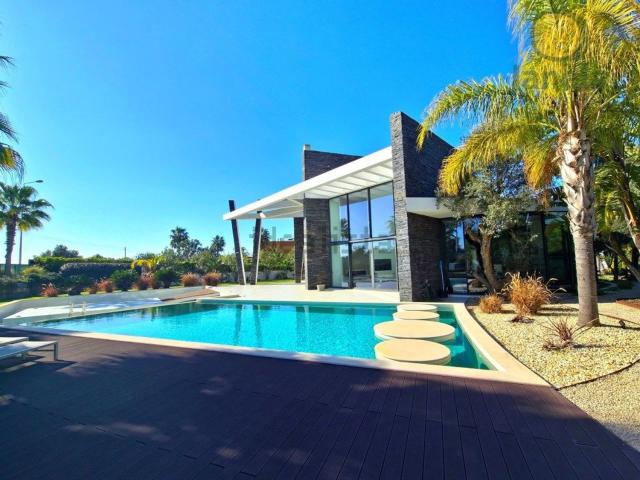 Casa venda em Estômbar, Faro