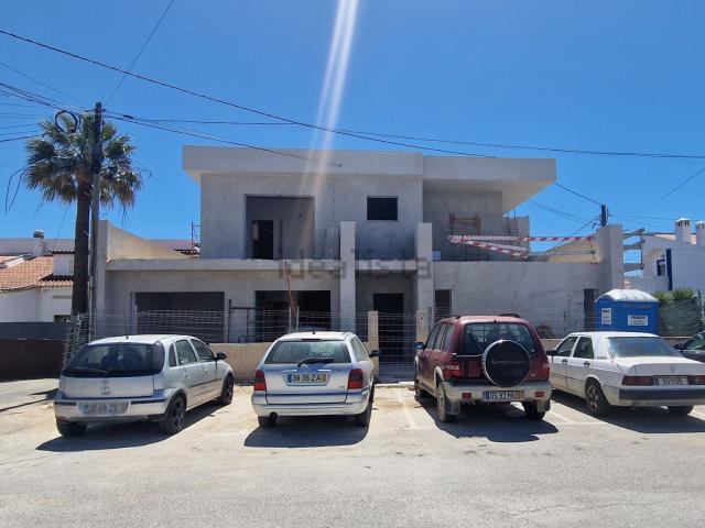 Casa venda em Mexilhoeira da Carregação, Parchal