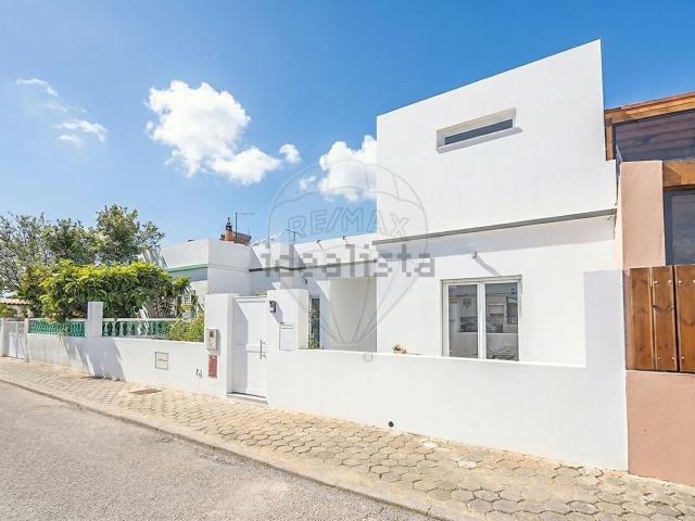 Casa venda em Mexilhoeira da Carregação, Parchal
