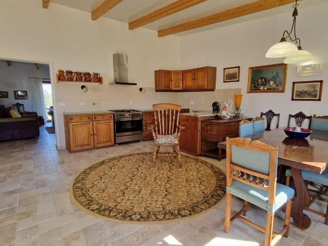 Casa alugar em Estômbar, Estômbar e Parchal