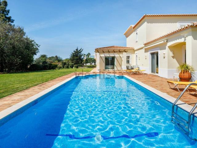 Casa venda em Estômbar, Faro