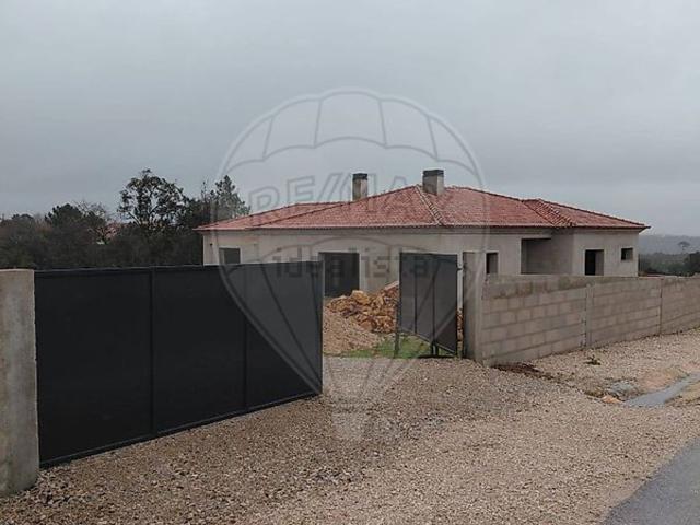 Casa venda em Ourém, Santarém