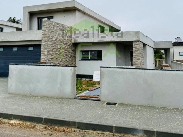 Casa venda em Ourém, Santarém