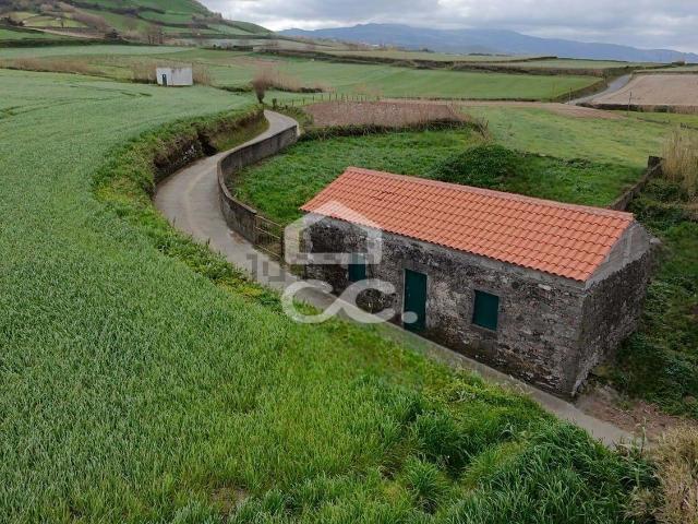 Casa venda em Fenais da Ajuda, Ribeira Grande