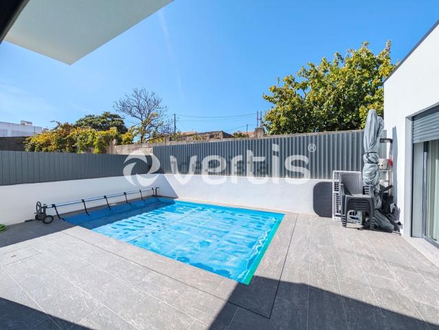 Casa venda em Fernão Ferro, Seixal