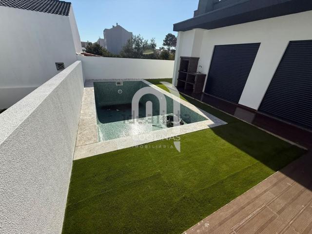 Casa venda em Fernão Ferro, Seixal