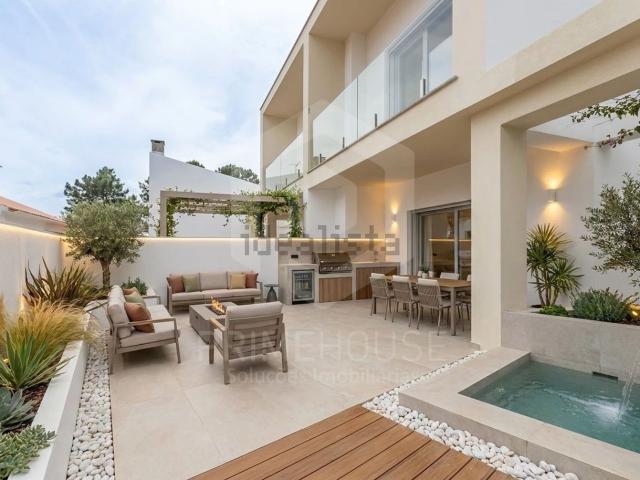 Casa venda em Fernão Ferro, Seixal