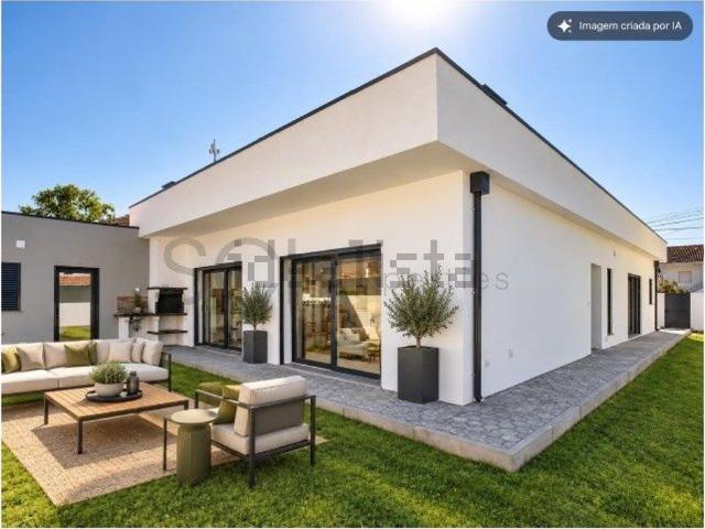 Casa venda em Fernão Ferro, Seixal