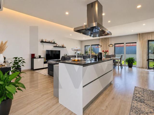 Casa venda em Fernão Ferro, Seixal
