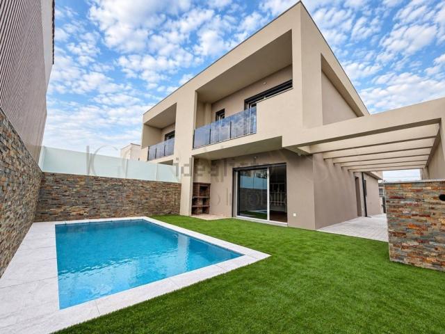Casa venda em Fernão Ferro, Seixal