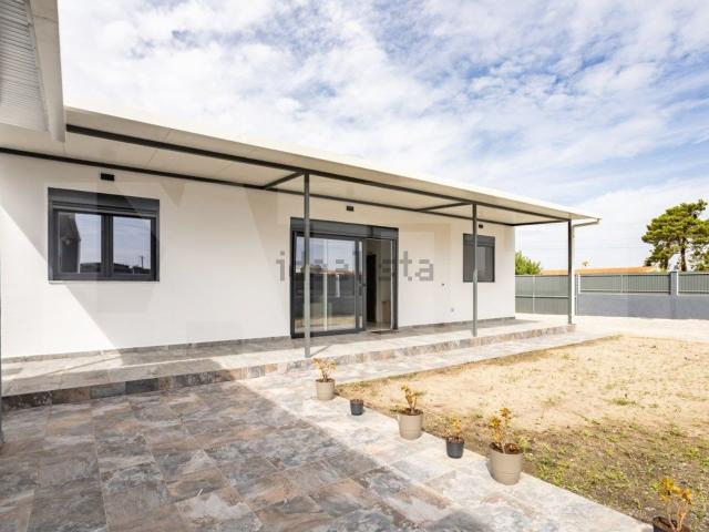 Casa venda em Fernão Ferro, Seixal