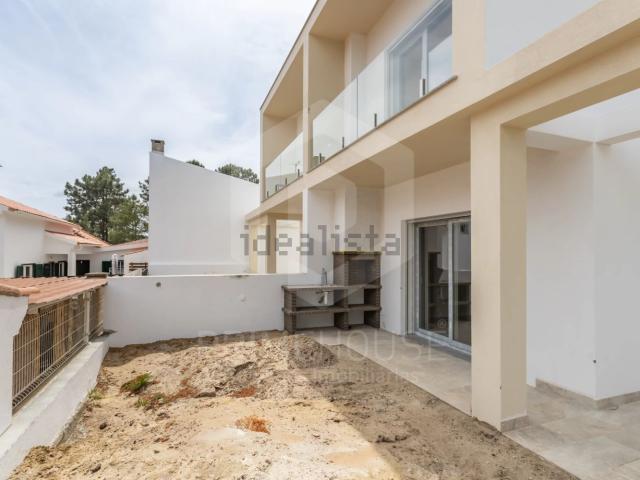 Casa venda em Fernão Ferro, Seixal
