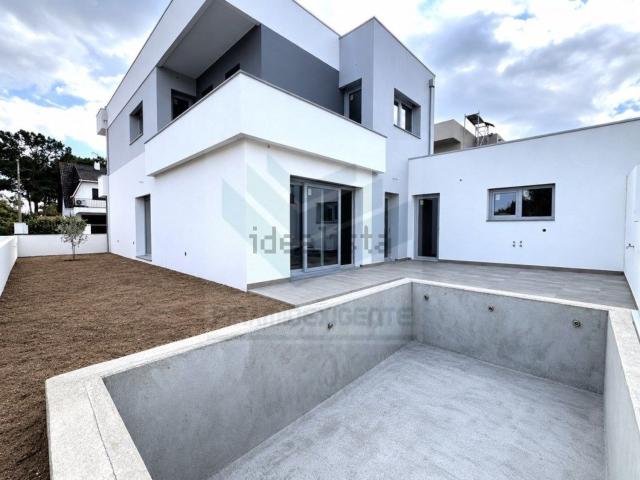Casa venda em Redondos, Seixal