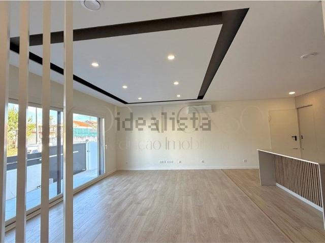 Casa venda em Fernão Ferro, Seixal