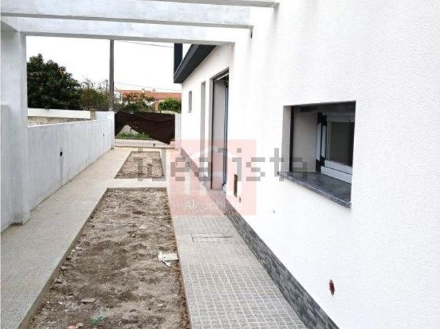 Casa venda em Fernão Ferro, Seixal