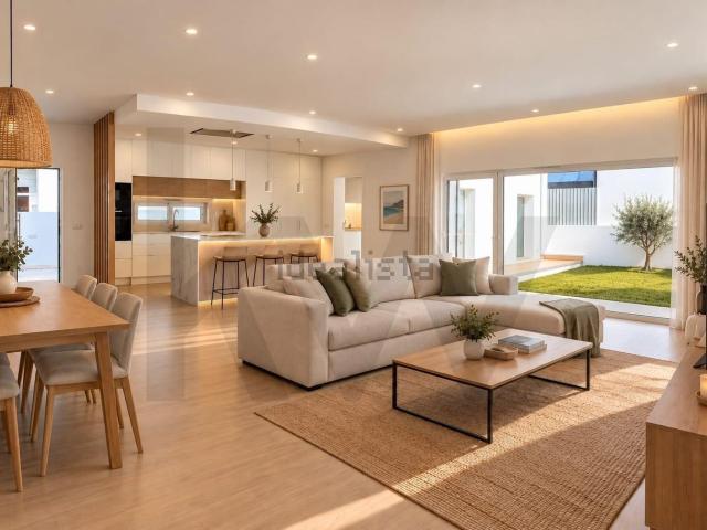Casa venda em Fernão Ferro, Seixal
