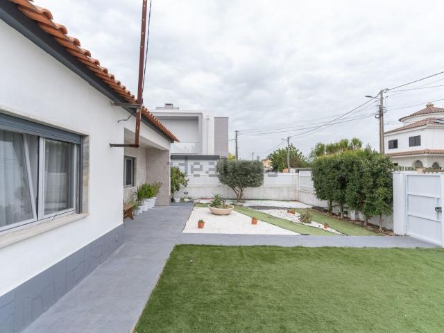 Casa venda em Fernão Ferro, Seixal
