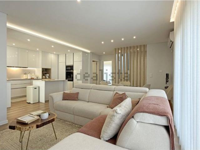 Casa venda em Fernão Ferro, Seixal