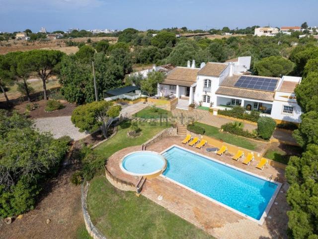 Casa venda em Albufeira e Olhos de Água, Albufeira
