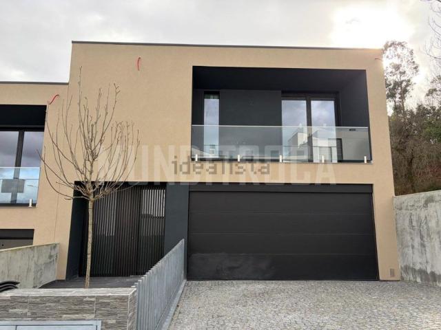 Casa venda em Póvoa De Lanhoso, Braga