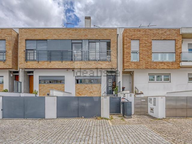 Casa venda em Maia, Folgosa