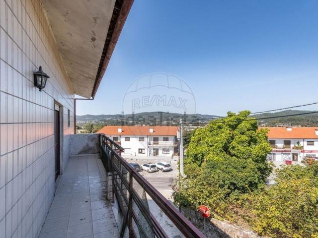 Casa venda em Fonte do Milho, Póvoa De Lanhoso