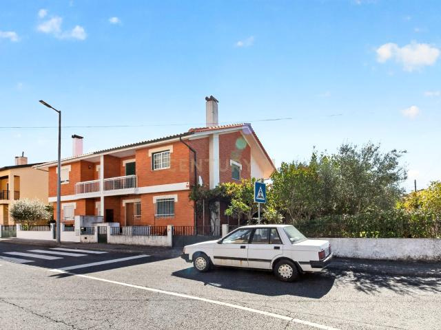 Casa venda em Sé, Santa Maria e Meixedo, Bragança