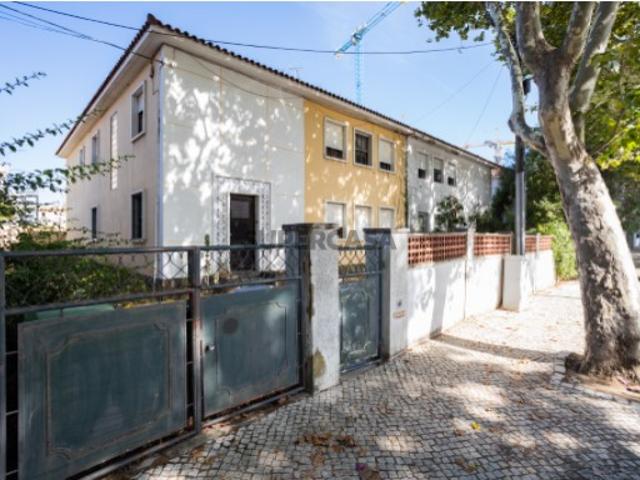 Casa venda em Bairro de Santa Cruz de Benfica, Lisboa