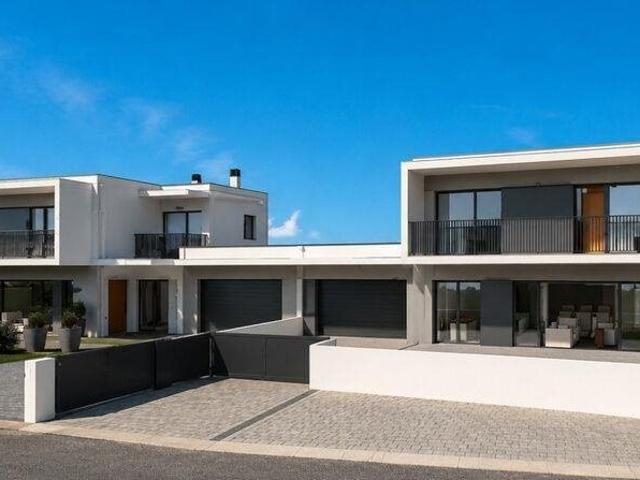 Vivenda venda em Vale da Gunha, Leiria