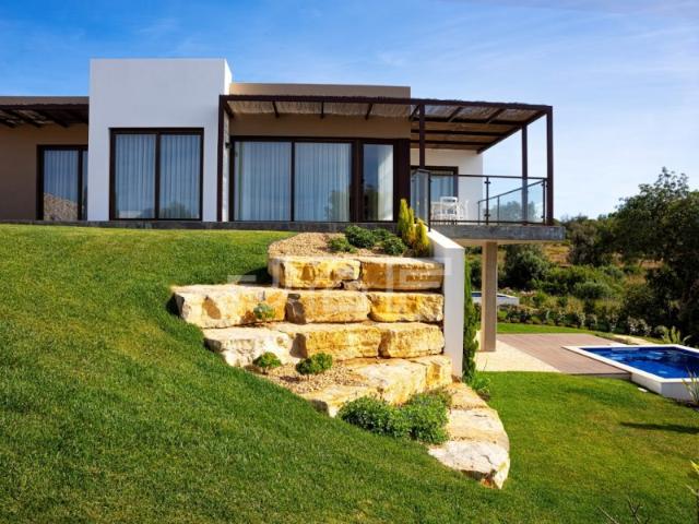 Casa venda em Estômbar, Faro