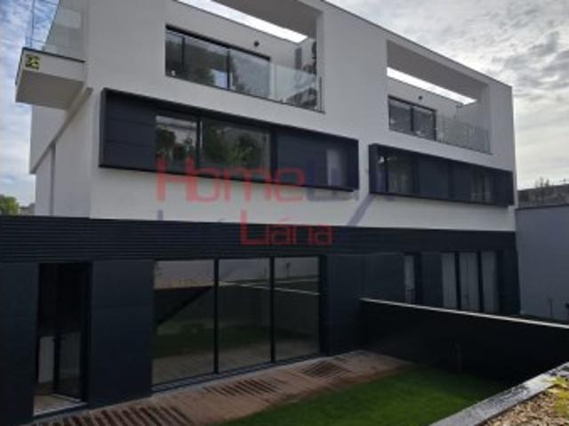 Casa venda em Porto, Lordelo Do Ouro